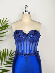 Bodycon Strapless Satin Short Homecoming Dress with Appliqeus