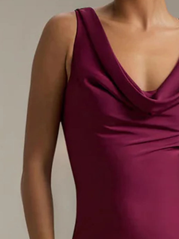 Straps & Sleeves: Sleeveless