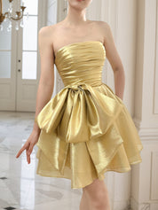 Gold A-Line Strpless Straight Bow Short Homecoming Dress