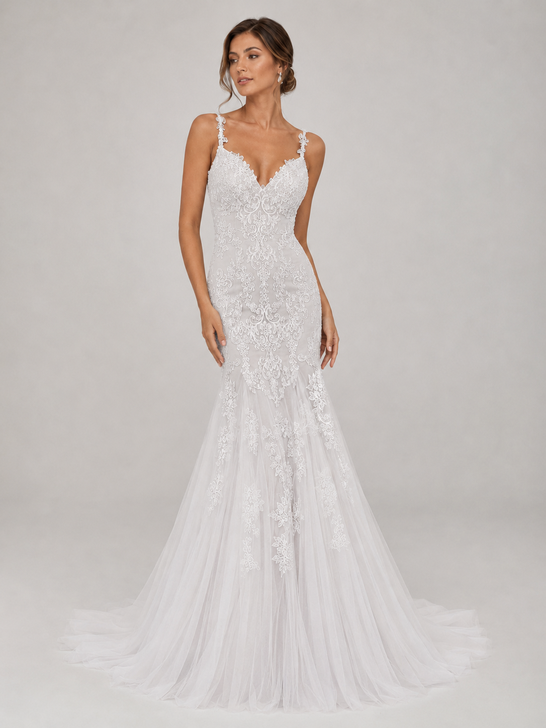 Elegant Sweetheart Lace Appliquéd Tulle Mermaid Wedding Dress with Chapel Train