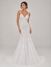 Elegant Sweetheart Lace Appliquéd Tulle Mermaid Wedding Dress with Chapel Train
