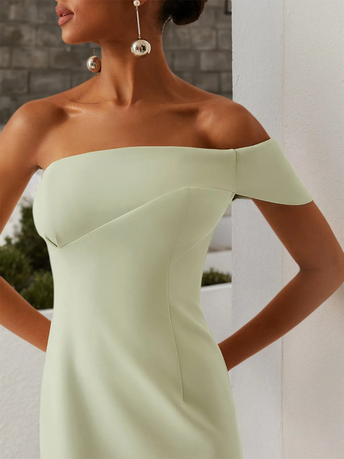 Green Off The Shoulder Slit Sheath Midi Dress