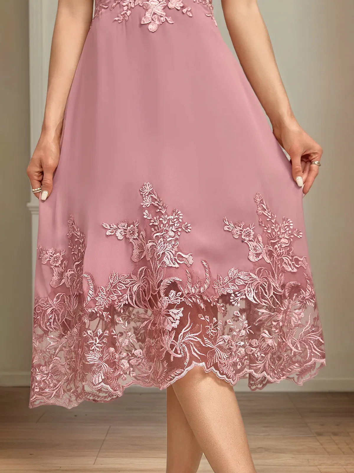Dreamylily Women A Line Scoop Neck Chiffon Mother of the Bride Dress with Appliques Dreamylily Women A Line Scoop Neck Chiffon Mother of the Bride Dress with Appliques