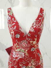 Lilac Floral Embroidered Deep V-Neck Homecoming Dress with Oversized Bow Train
