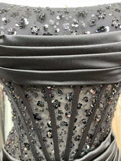 Bodycon Scoop Neck Satin Short Homecoming Dress with Appliqeus