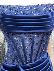 Bodycon Satin Short Homecoming Dress with Appliqeus