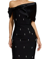 Robe de travail semi-formelle verte sans manches à volants, robe midi ajustée