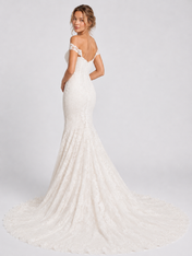 Elegant Off-the-Shoulder V-Neck Lace Mermaid Wedding Dress with Chapel Train