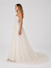Elegant Strapless Tulle Wedding Dress with Lace Corset and Chapel Train