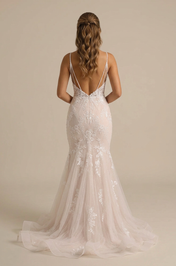 Elegant Double Strap White Lace Mermaid Wedding Dresses with V-Neck and Sweep Train