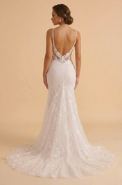 Elegant V-Neck White Lace Mermaid Wedding Dresses with Spaghetti Straps and Chapel Train