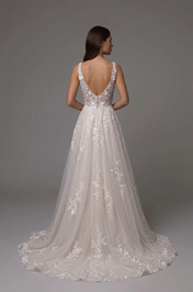 Elegant V-Neck White Lace A-Line Wedding Dresses with Corset and Sweep Train