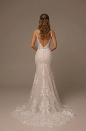 Elegant Long Sleeve White Lace Mermaid Wedding Dresses with Corset and Sweep Train