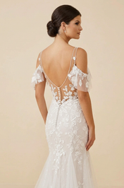 Elegant Off-the-Shoulder White Lace Trumpet Wedding Dresses with Cold-Shoulder Sleeves and Sweep Train