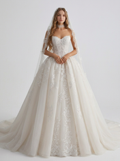Elegant Strapless Sweetheart Lace Appliqué A-Line Wedding Dress with Chapel Train