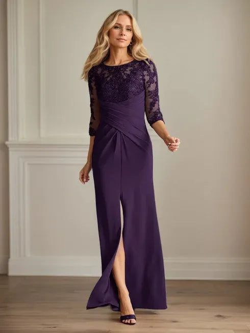Robe fourreau en crêpe extensible prune pour mère de la mariée 