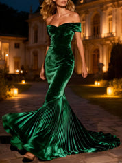 Dark Green Long Velvet Mermaid Holiday Party Dress with Pleats