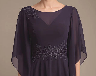 Neckline: Scoop, Illusion