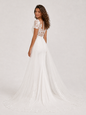 Elegant Lace Applique Short-Sleeve Mermaid Wedding Dress with Detachable Overskirt and Chapel Train