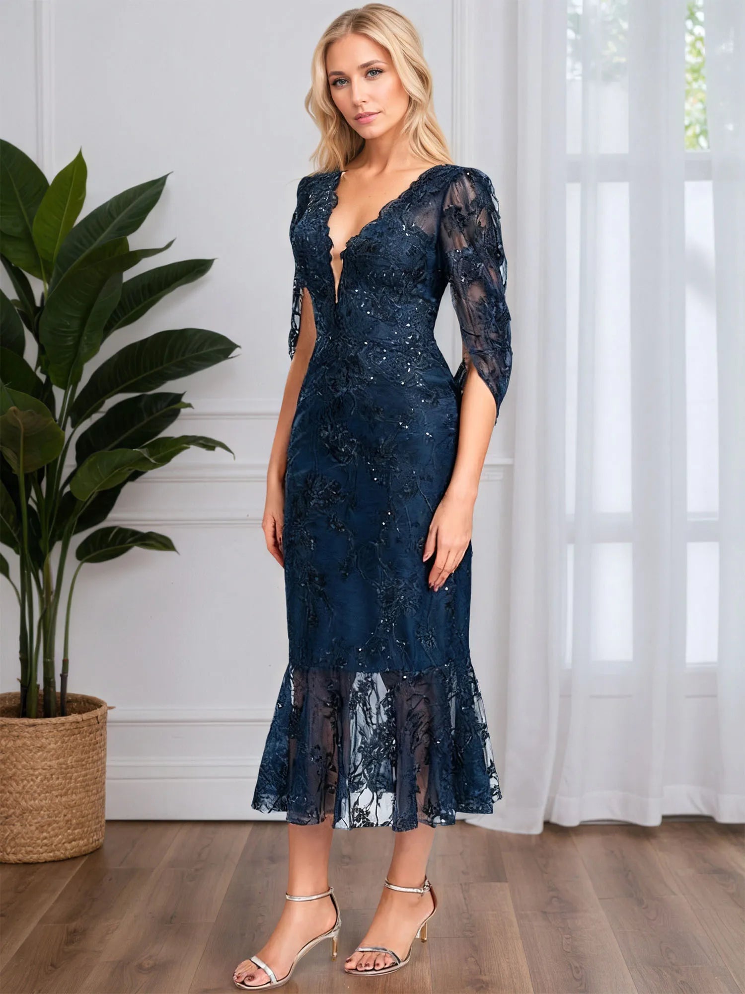 Trumpet/Mermaid V-Neck Tea-Length Tulle Lace Cocktail Dress With Sequins
