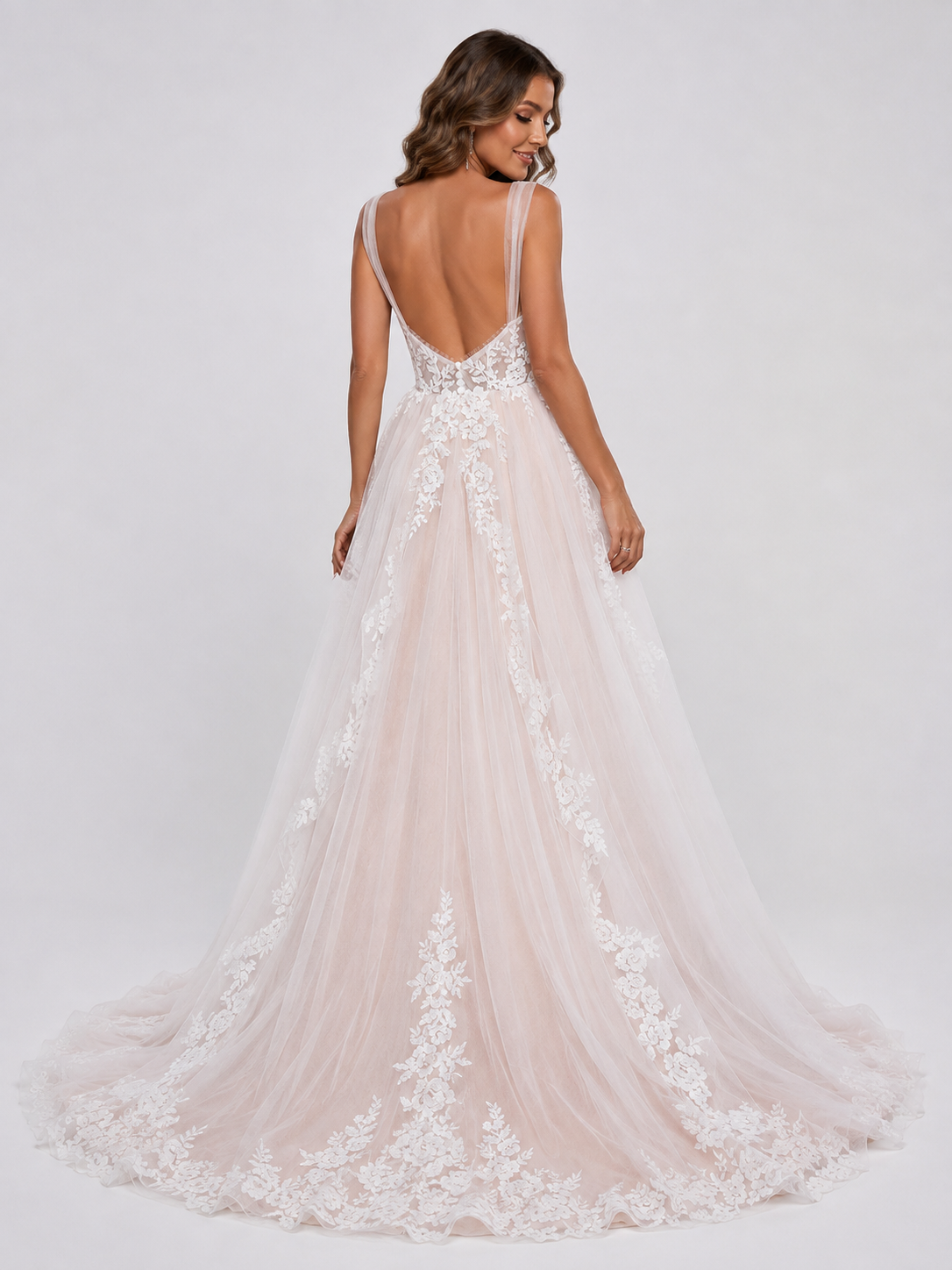 Elegant Sweetheart Lace Applique Tulle A-Line Wedding Dress with Chapel Train