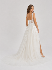 Elegant Sweetheart Lace Applique Tulle A-Line Wedding Dress with High Slit and Chapel Train
