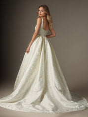White Ball-Gown with Pockets Floral Jacquard Wedding Dress