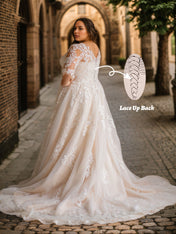 Half Sleeves Applique Wedding Dress Plus Size V Neck White Wedding Gown