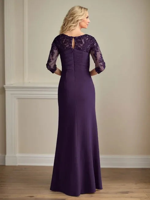 Robe fourreau en crêpe extensible prune pour mère de la mariée 