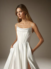 Weißes, trägerloses A-Linien-Ballkleid aus Satin für Hochzeiten