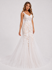 Elegant Sweetheart Neckline Lace Applique Mermaid Wedding Dress with Chapel Train