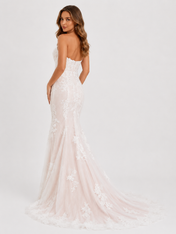 Elegant Strapless Sweetheart Lace Mermaid Wedding Dress with Chapel Train