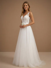 White V-Neck Regular Straps Lace Applique Tulle Bridal Gown