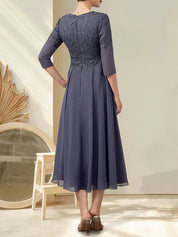 Robe de mère de la mariée trapèze, col en V, longueur genou, en mousseline de soie et dentelle, avec perles 