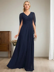 Robe longue bleu marine foncé à col en V et coupe trapèze pour mère de la mariée 
