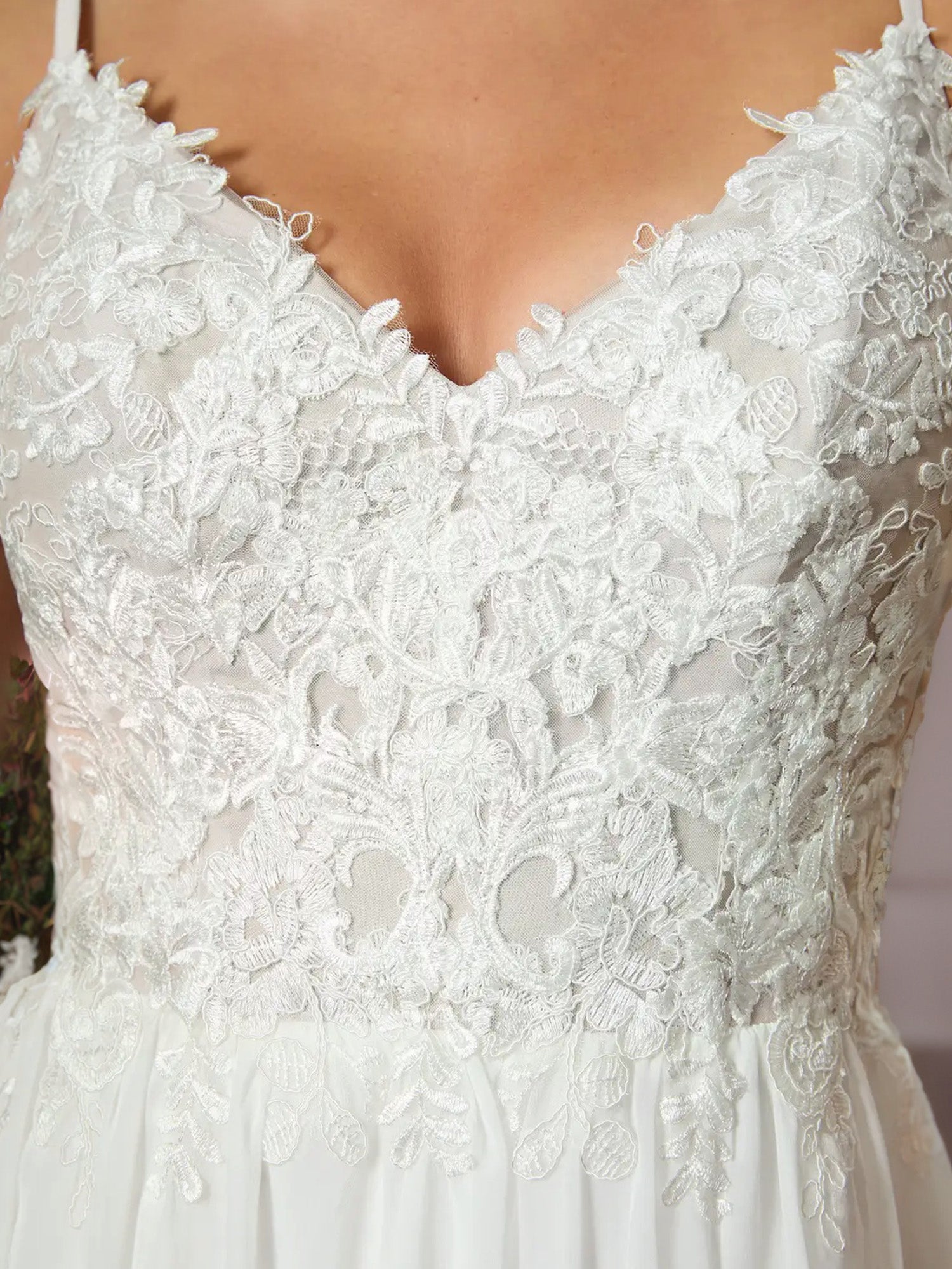 White A-Line Lace Chiffon Wedding Dress