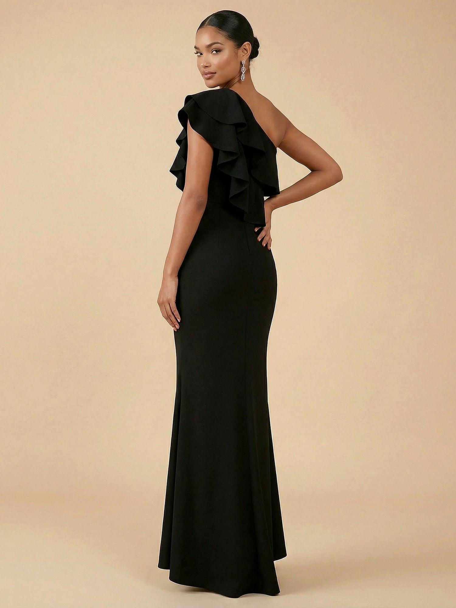 Elegant One-Shoulder Ruffle Mermaid Maxi Dress in Black
