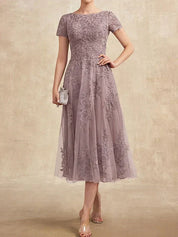 Robe de mère de la mariée coupe trapèze, longueur thé, en tulle et dentelle 