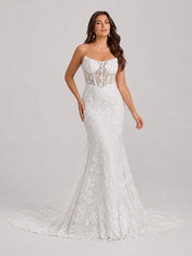 Elegant Strapless Sweetheart Lace Mermaid Wedding Dress with Chapel Train