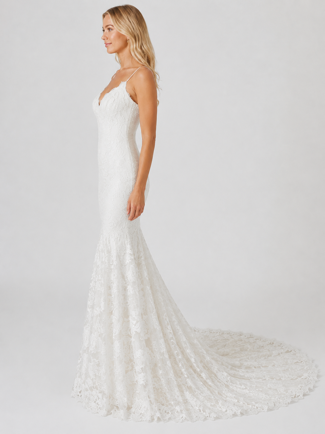Elegant Spaghetti Strap V-Neck Lace Mermaid Wedding Dress with Chapel Train
