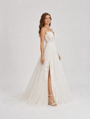 Elegant Sweetheart Lace Applique Tulle A-Line Wedding Dress with High Slit and Chapel Train