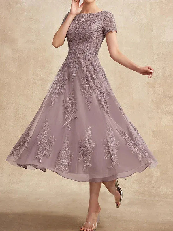 Robe de mère de la mariée coupe trapèze, longueur thé, en tulle et dentelle 