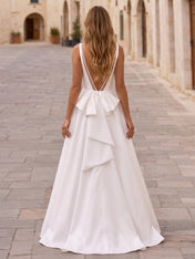 Elegance V-Neck Sleeveless A-Line Satin Wedding Dress