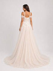 Elegant Floral Applique Tulle A-Line Wedding Dress with Sweep Train