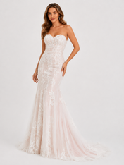 Elegant Strapless Sweetheart Lace Mermaid Wedding Dress with Chapel Train