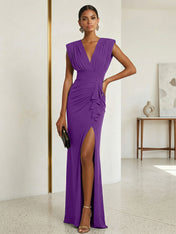 Commanding Formal Evening Dress Emerald Green Plunging V-Neck Slit Gown