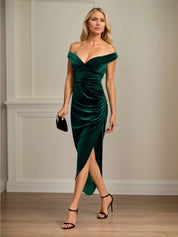 Sheath/Column Off the Shoulder Sleeveless Velvet Mother of the Bride Dress With Ruched
