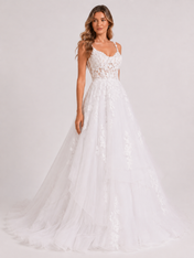 Elegant Sweetheart V-Neck Lace Applique Tulle A-Line Wedding Dress with Spaghetti Straps and Chapel Train