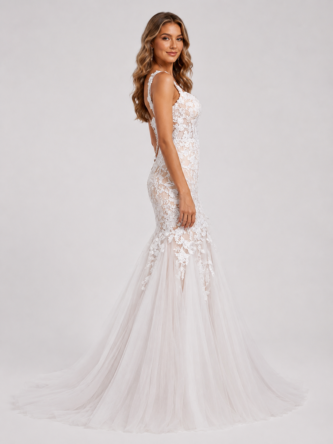 Elegant Sweetheart Neckline Lace Applique Mermaid Wedding Dress with Chapel Train