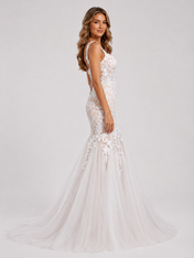 Elegant Sweetheart Neckline Lace Applique Mermaid Wedding Dress with Chapel Train